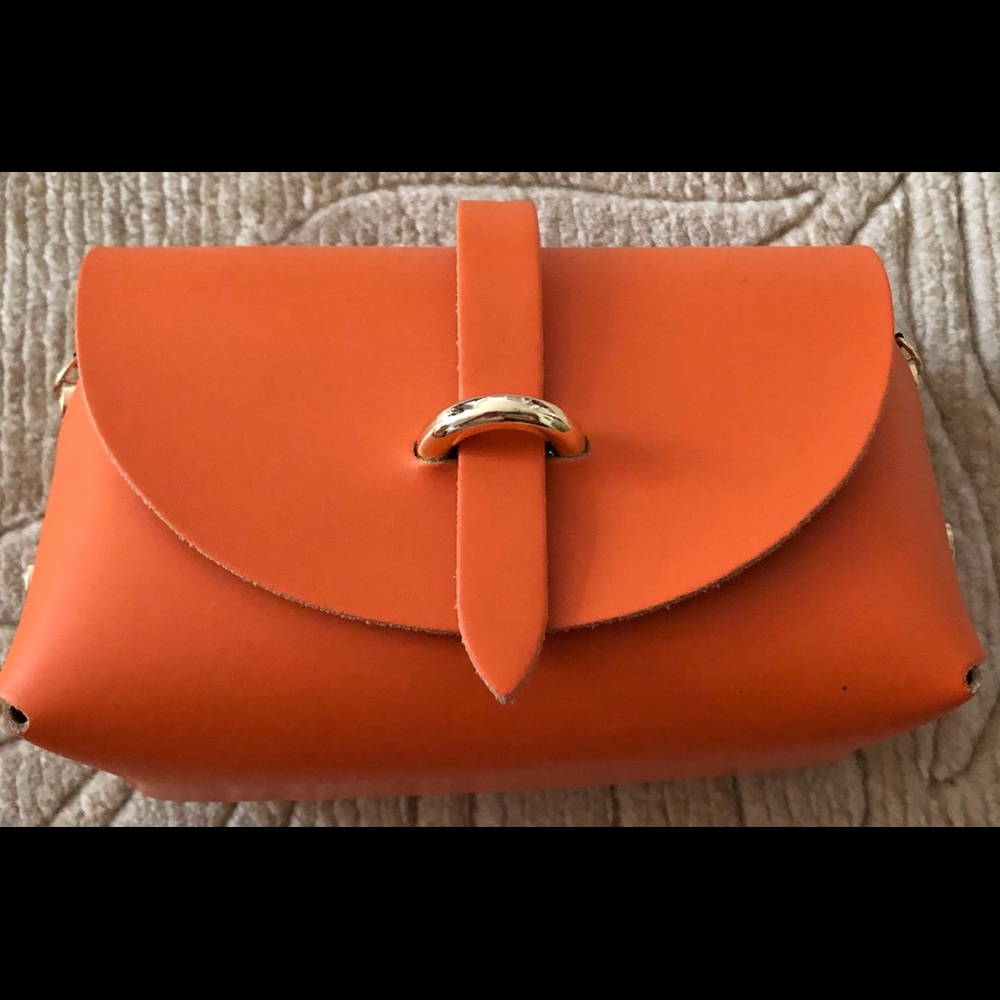 Crossbody purse